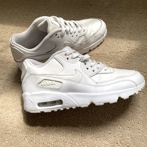 white nike air max 90 sneakers